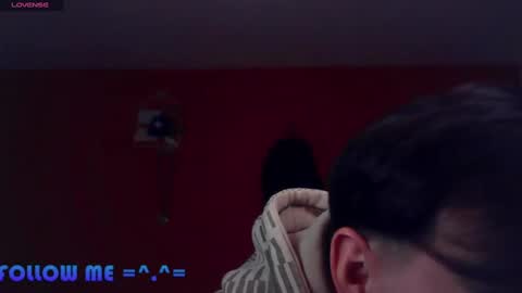 Aaron  I N D E P E N D E N T - M O D E L online show from March 9, 12:31 am