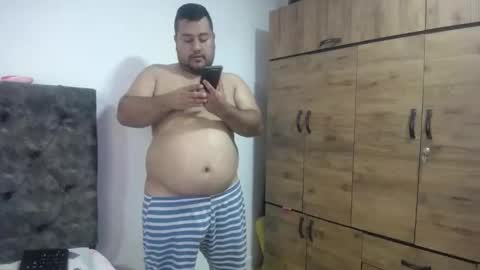 santi online show from April 6, 7:04 pm