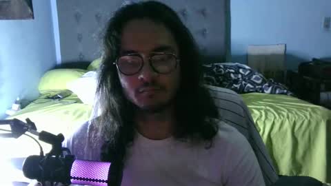 latinincognito online show from March 8, 6:32 am