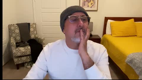 QS - INDEPENDENT MODEL online show from December 17, 4:41 am