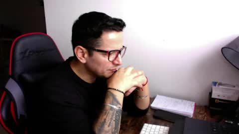latino8484 online show from May 15, 8:34 am