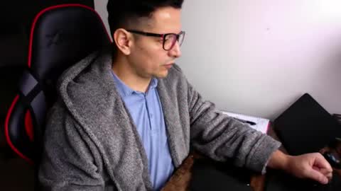 Snapshot of latino8484 chatting on October 15, 8:26 am latino8484 online show from October 15, 8:26 am