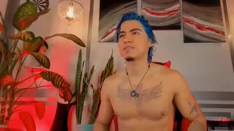 latino_boysmiles online show from March 8, 7:51 pm