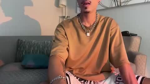 latinprincee online show from November 1, 11:20 am