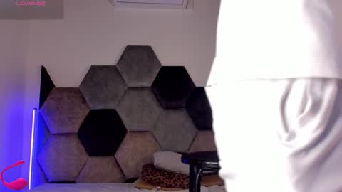 LEANDRO online show from February 9, 7:56 am