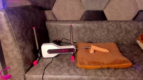 LEANDRO online show from February 25, 6:39 am