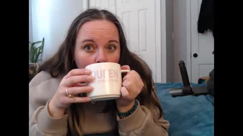 LauLauMa online show from February 3, 5:39 pm