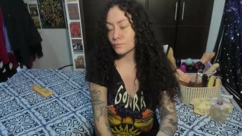  Wen  online show from February 27, 7:39 pm