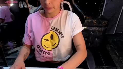 laura_b_ online show from June 9, 3:06 am