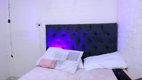 LAURA online show from November 22, 6:06 pm