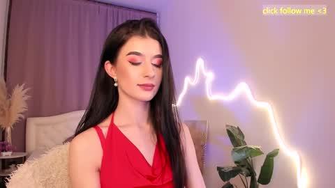 Laura online show from March 1, 9:19 pm