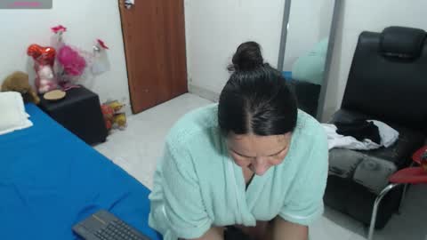 laura_foxx2379 online show from October 10, 12:16 am