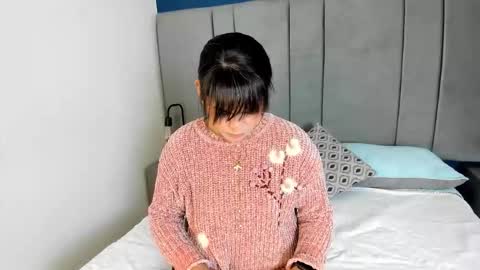 laura hotties online show from November 24, 12:59 pm