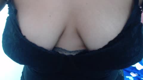  Laura  online show from February 4, 1:04 pm