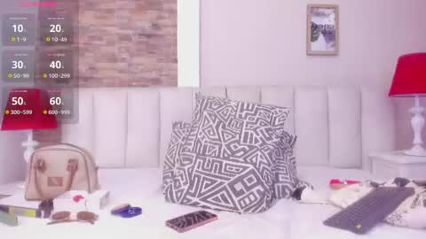 laura latinhot online show from June 19, 2:06 am