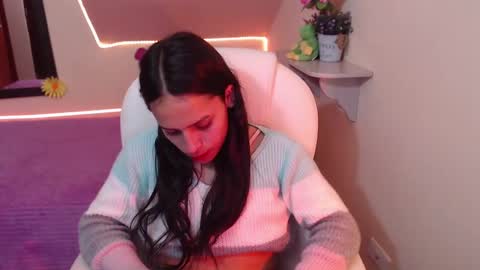 Laura Pink    online show from December 2, 10:18 pm