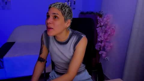 Laura Rose online show from November 2, 11:27 pm