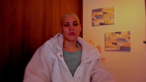 Laura Rose online show from March 10, 3:00 am