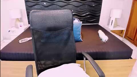 Laura online show from November 10, 12:08 pm