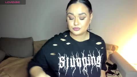 Laura online show from October 23, 4:41 pm