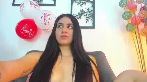 LAURA SOE online show from February 15, 4:23 pm