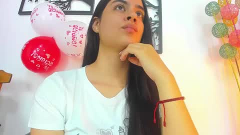 LAURA SOE online show from February 14, 3:36 pm