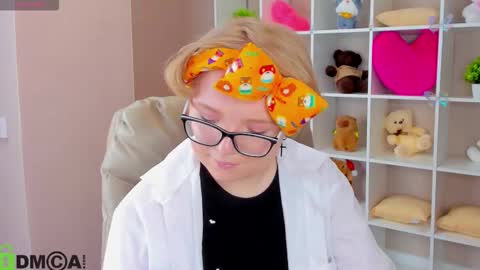 Laura online show from February 5, 10:08 am