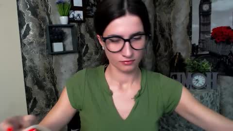 Laura online show from October 14, 11:24 am