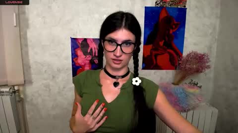 Laura online show from September 28, 5:33 pm