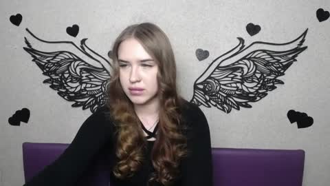 LauraHlot online show from April 15, 6:39 am