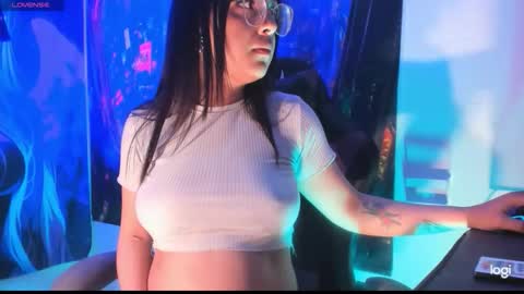 lauraohana online show from December 5, 10:14 am