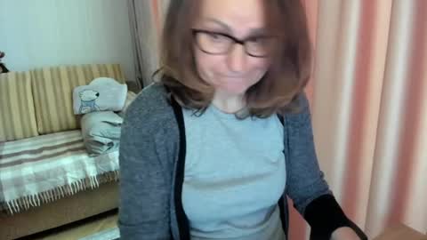 Lauraoven1 online show from May 8, 8:09 am