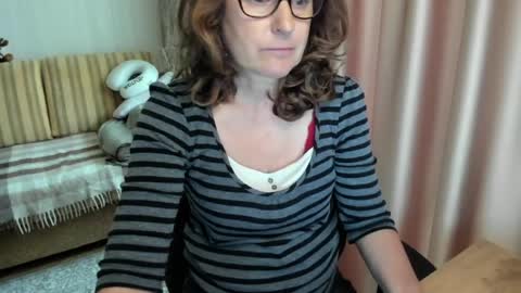 Lauraoven1 online show from June 9, 2:17 pm