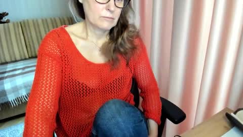 Lauraoven1 online show from March 5, 7:50 am