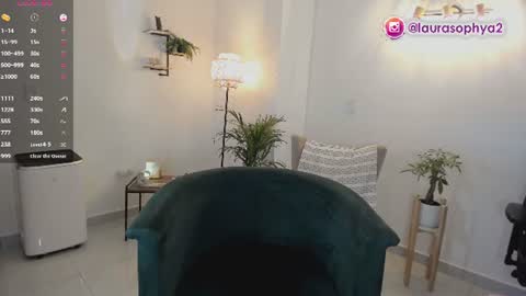 Laura online show from July 5, 1:42 am