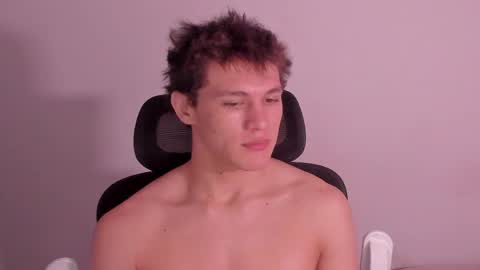 Laureent online show from April 3, 10:33 am