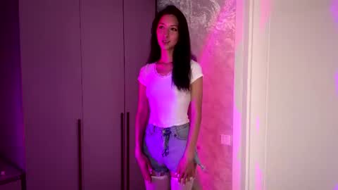 laurelimaino online show from August 4, 4:25 pm