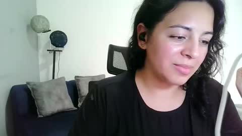 laurenhot94 online show from February 27, 9:18 pm