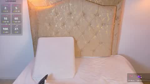 laurenn_smitth online show from March 18, 1:28 pm