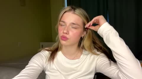 Bella online show from April 17, 11:34 am