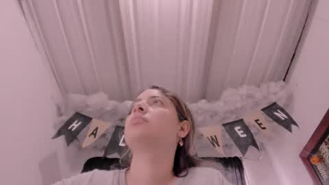 Lauu G online show from October 21, 11:59 am