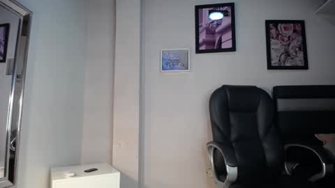 LauWild online show from January 13, 11:18 am