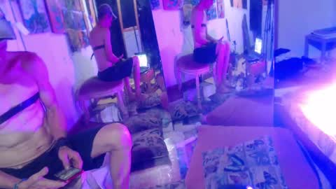 Snapshot of laye19 chatting on February 2, 11:42 pm Laye19 online show from February 2, 11:42 pm