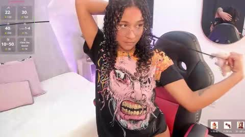 layla_clarke online show from January 10, 3:45 am