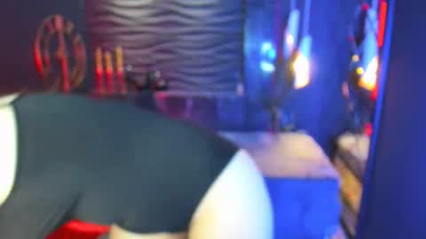 layla_glam online show from December 16, 5:36 am