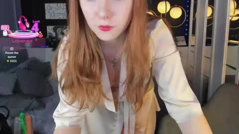 layla_glam online show from January 17, 1:31 pm