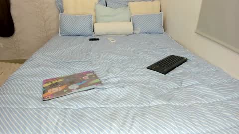 Layla Vanegas online show from January 22, 3:29 pm