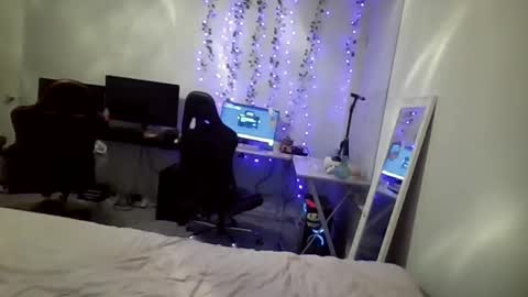 Layla online show from February 5, 3:21 am