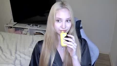 LaylaPretty001 online show from June 5, 4:52 am