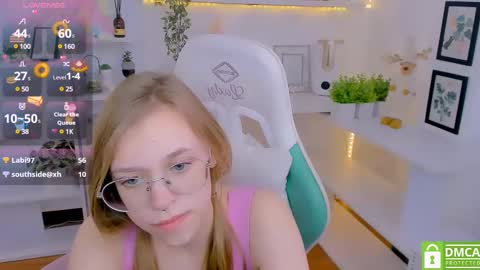 layriantavee online show from February 10, 1:01 pm